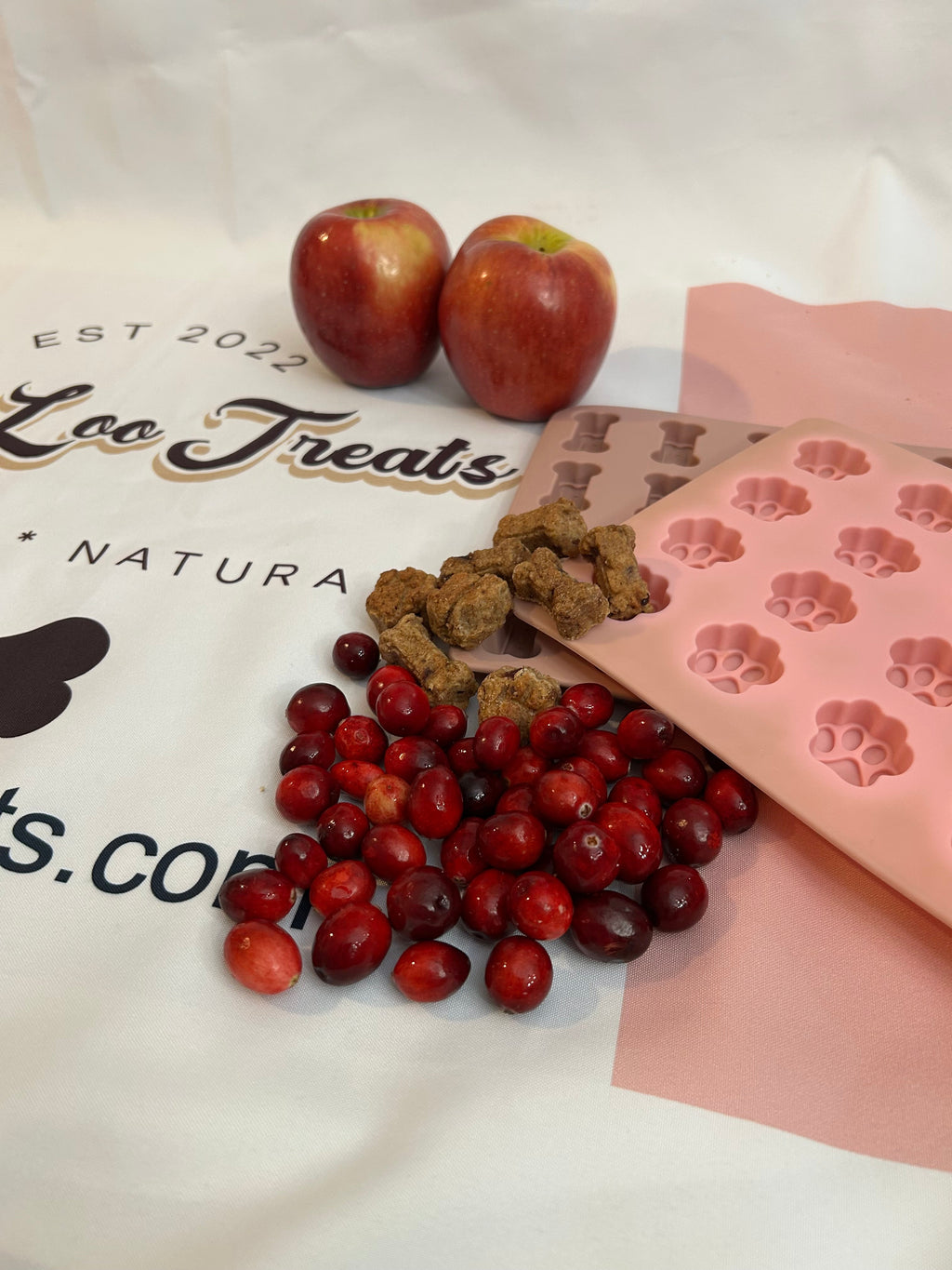 Lucy Loo Treats - Apple & Cranberry - (5 oz. Bag)