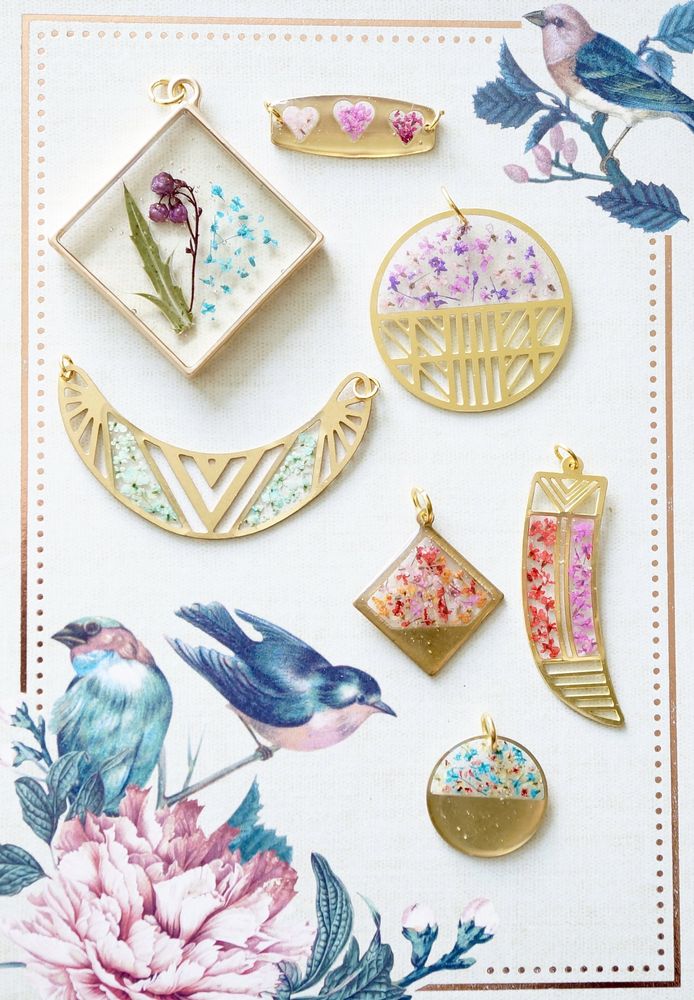 Real Pressed Flowers in Resin, Gold Dog Necklace in Blue and Pink - FurryTails Haven