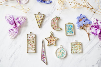 Real Pressed Flowers in Resin, Gold Dog Necklace in Blue and Pink - FurryTails Haven